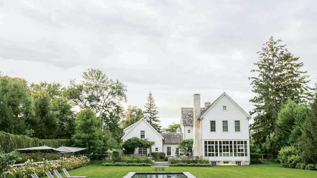 farmhouse-style home, backyard pool, Janice Parker Landscape Architects