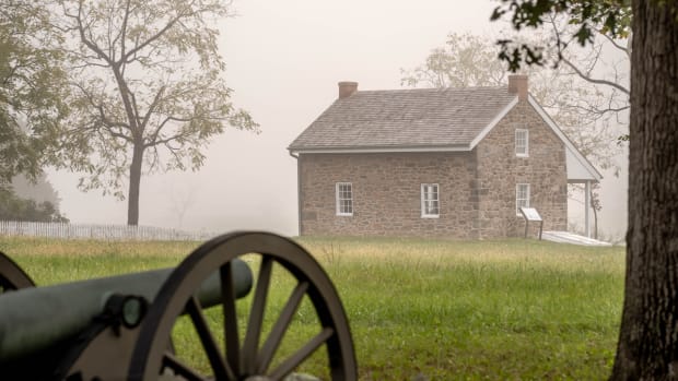 The Warfield House, a small stone farmhouse at Pennsyl- vania’s Gettysburg National Military Park, has been restored to its appearance in 1863 when it played a role in the Battle of Gettysburg.