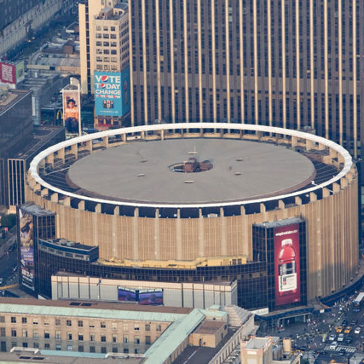 To Transform Penn Station Madison Square Garden Must Move