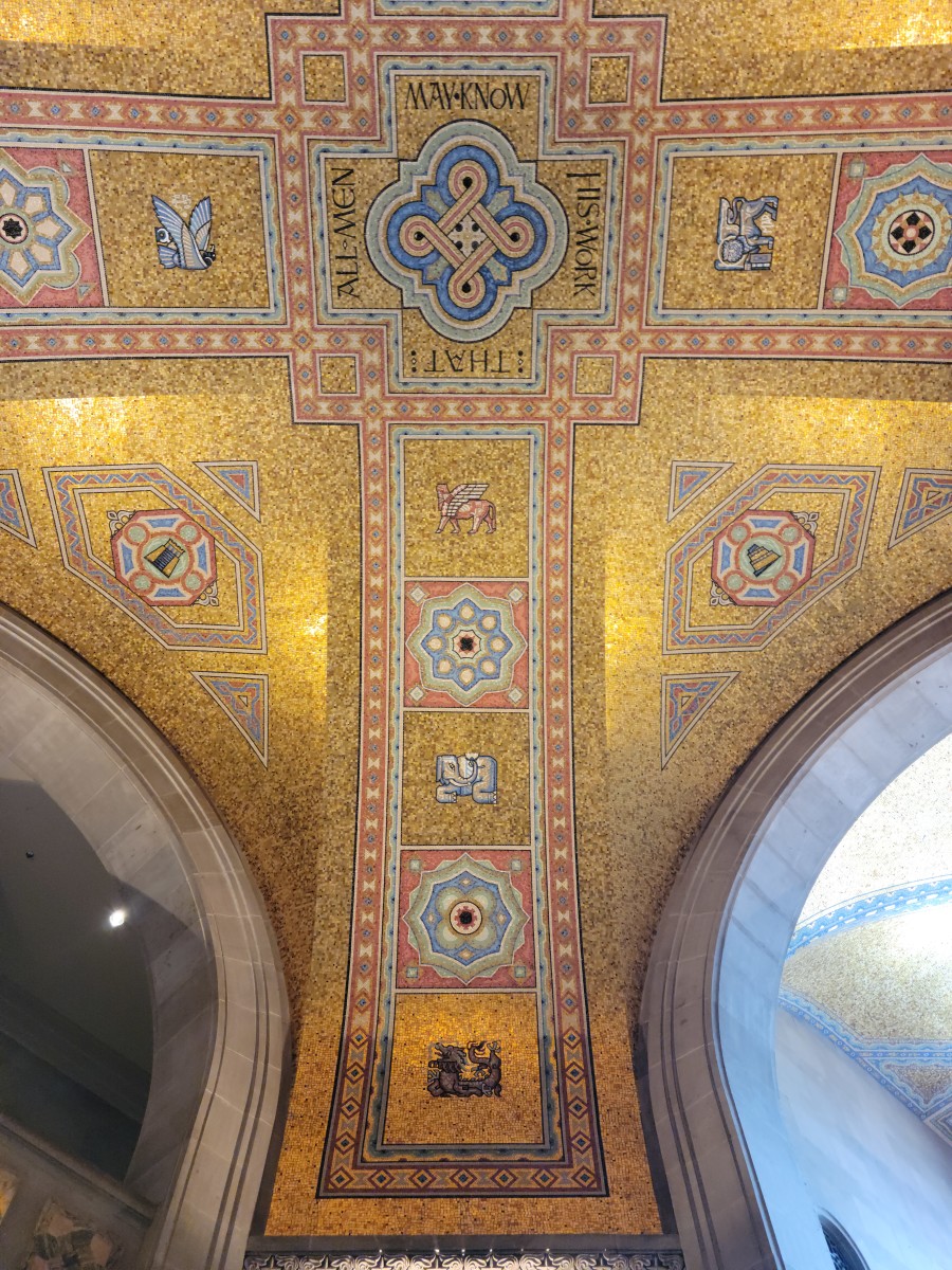Entrance foyer vaulted ceiling with gold leaf tiles. Royal Ontario Museum, Toronto, Canada, 1914.