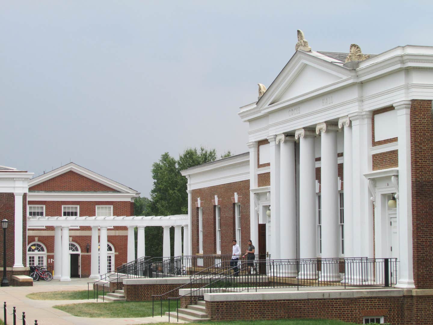 l to r--corner of Cabell Hall, loggia with New Cabell Hall, Cocke Hall