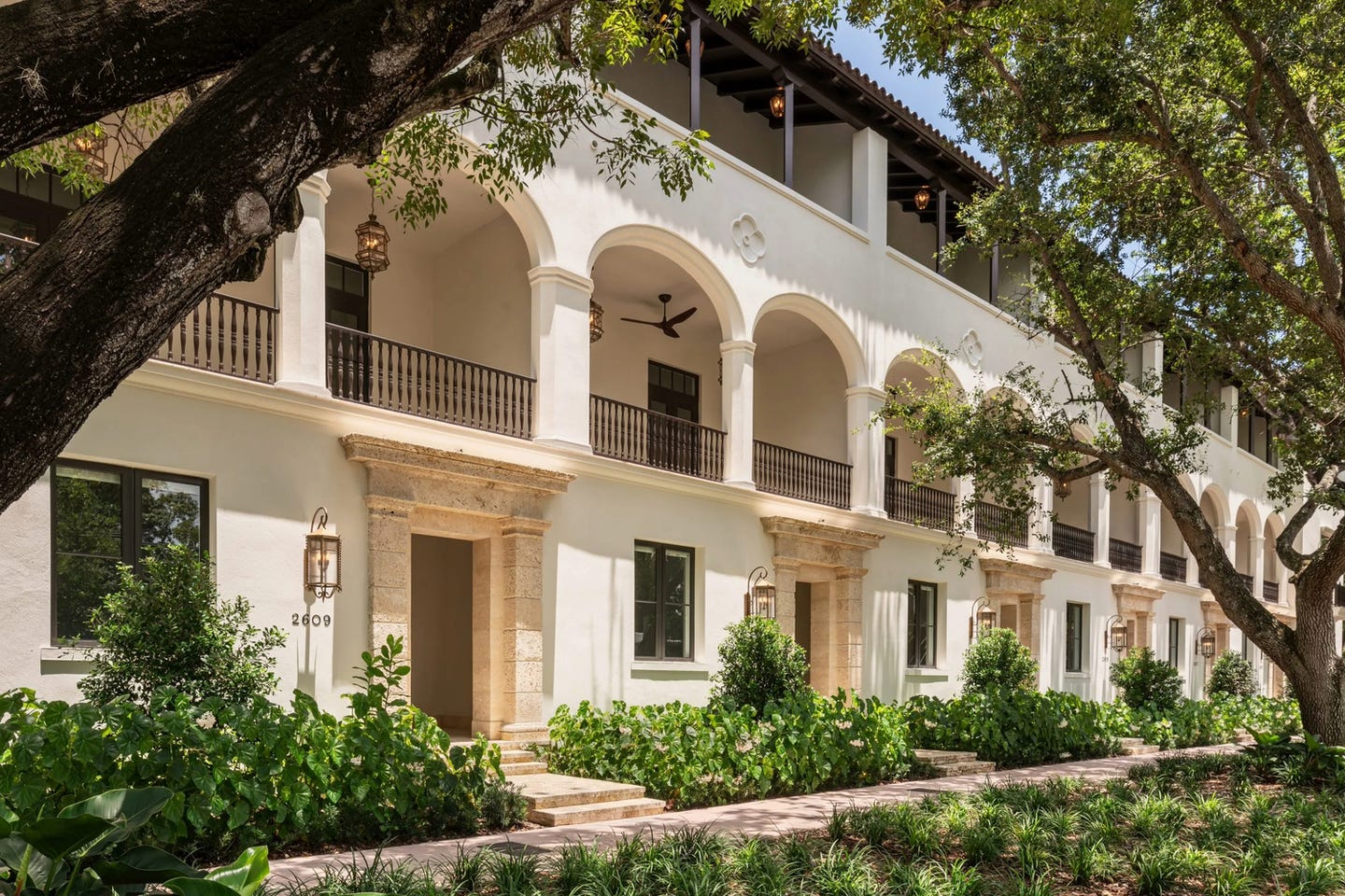 de la Guardia Victoria Architects & Urbanists, Inc. Biltmore row coral gables