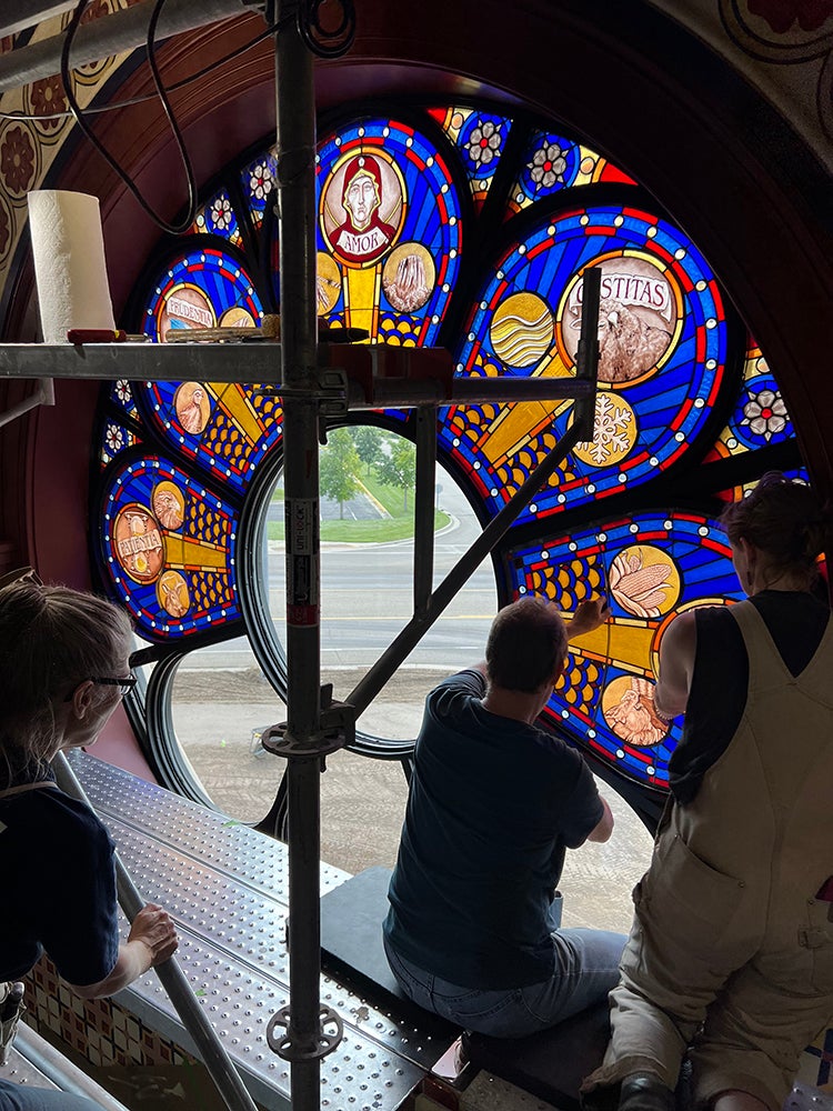 mary mother of eucarist chapel mcnicholas architects acanthis awards stained glass 2