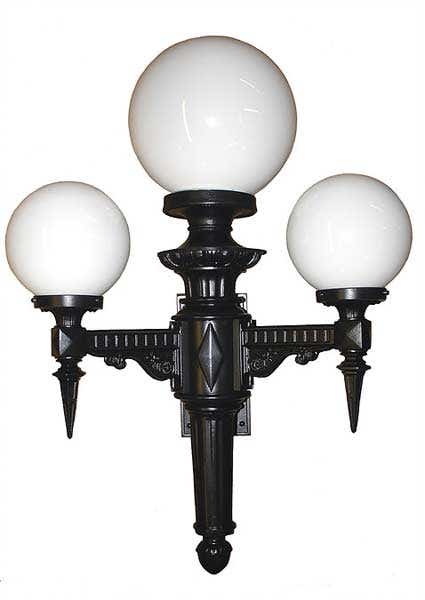herwig-lighting-wall-mount-lantern.jpg