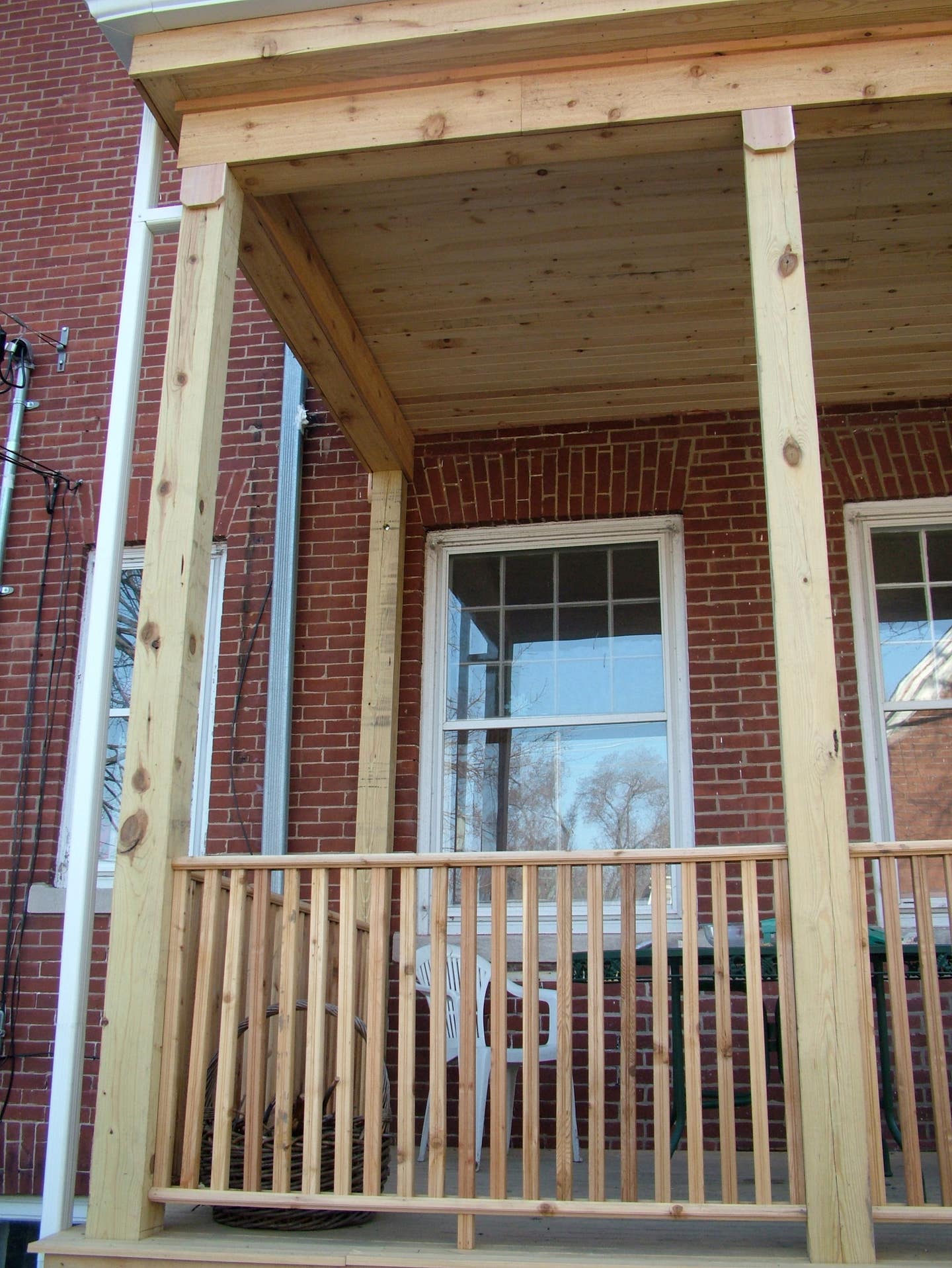 vincent-michael-6-porch-clsr32309.jpg