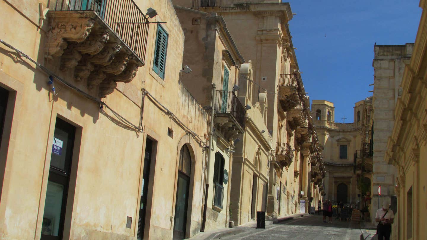 westfall-6-2-3-noto-valladorata-palace-p-libisi-1733.jpg