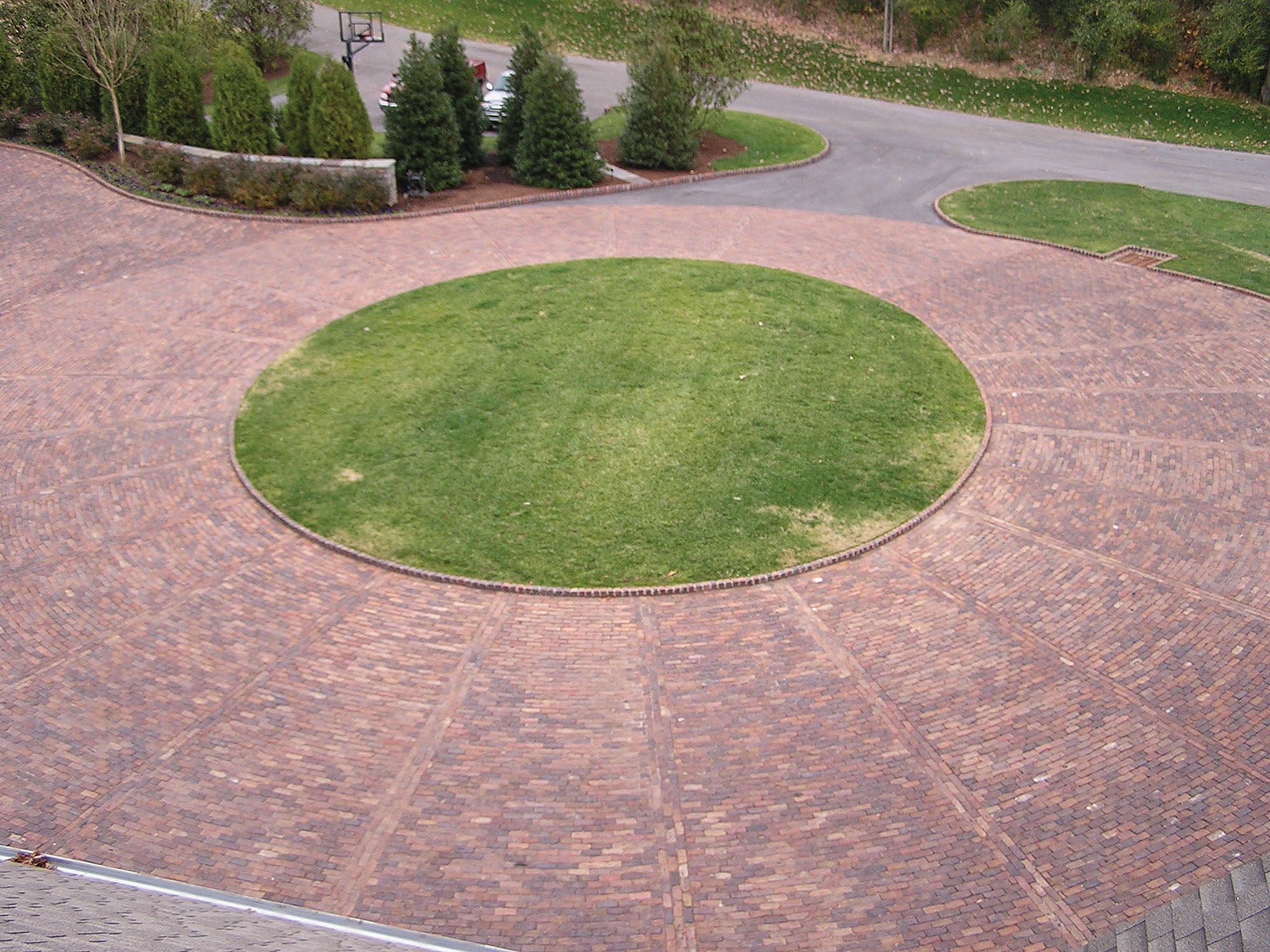 gavin-antique-paver-circle-dr.jpg