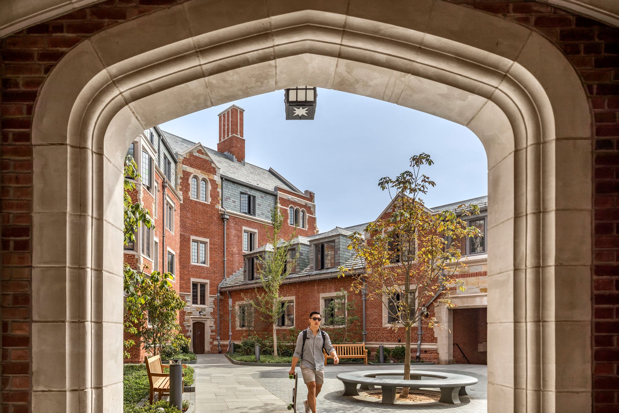 6---benjamin-franklin-college-small-courtyard.jpg