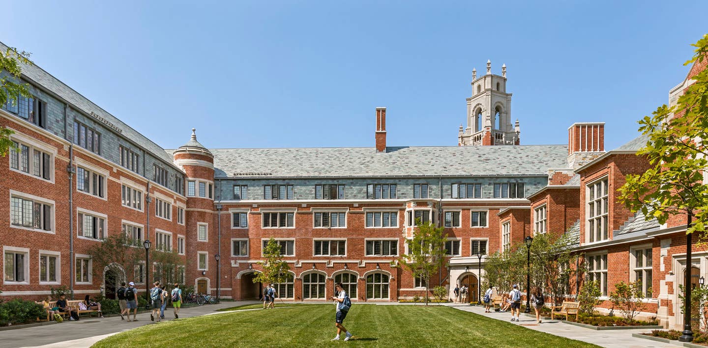 5---benjamin-franklin-college-nyburg-baker-court.jpg