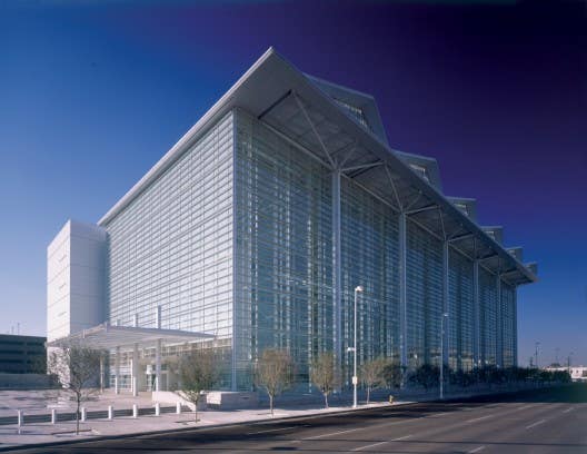 2-phoenix-richard-meier.jpg