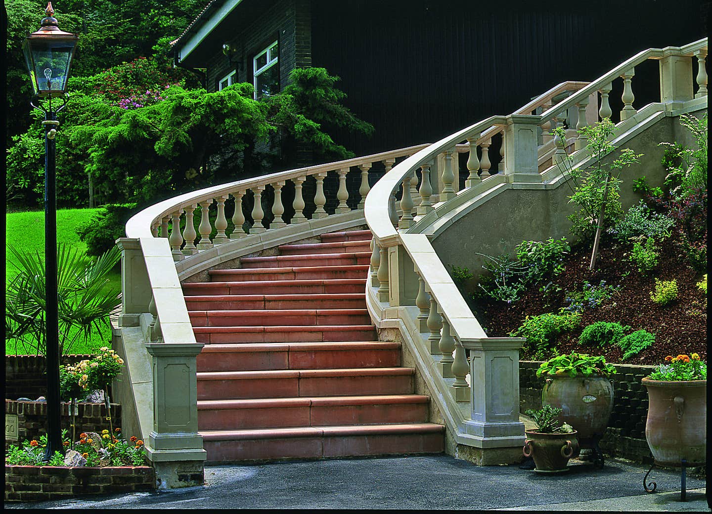 traditional_building_terracotta_steps.jpg