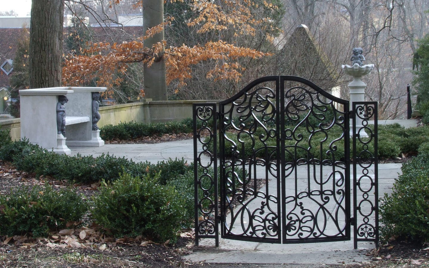 hmw-winterthuroutside-gates.jpg