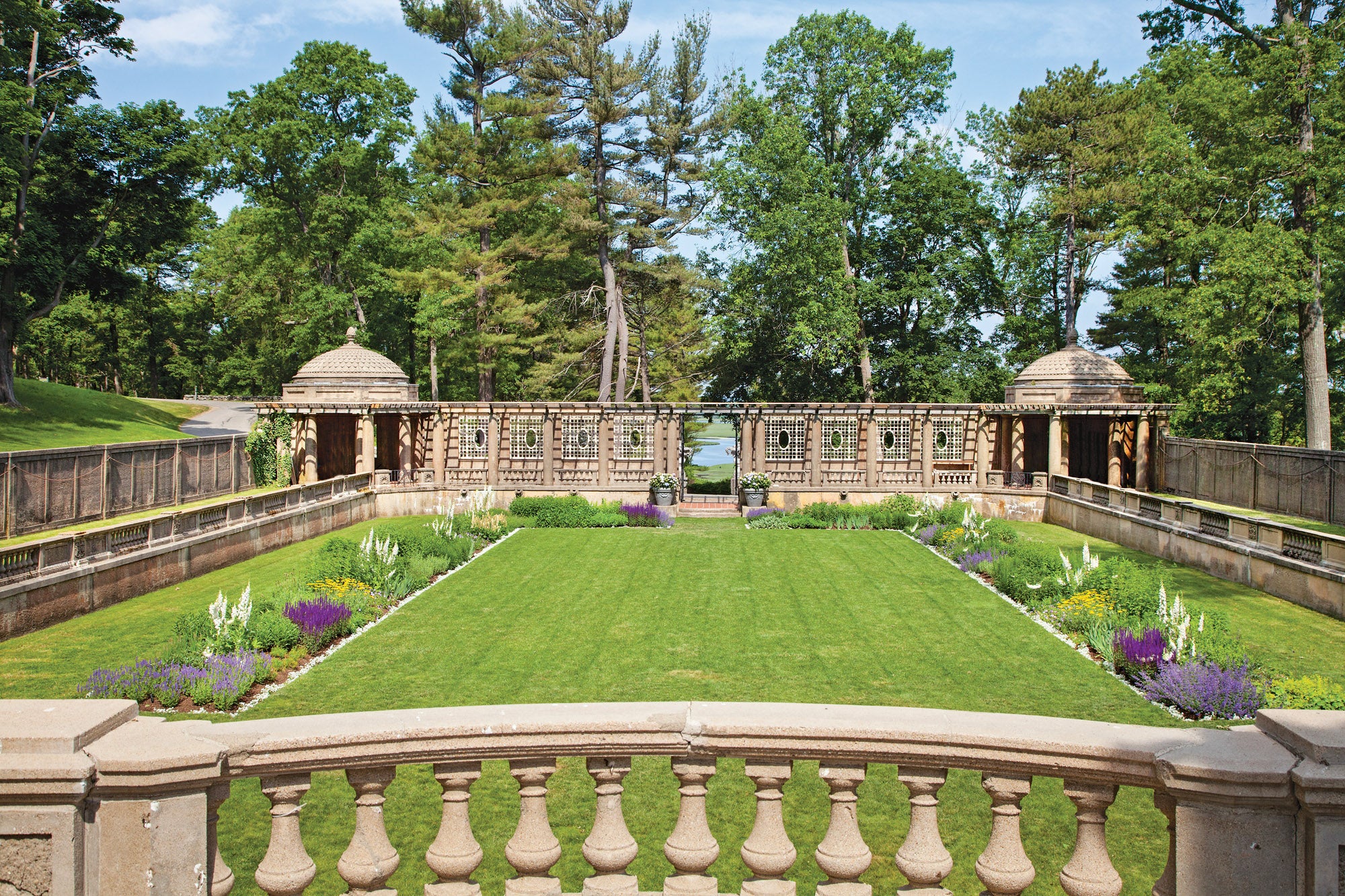 castle-hill-italian-garden_gross-and-daley.jpg