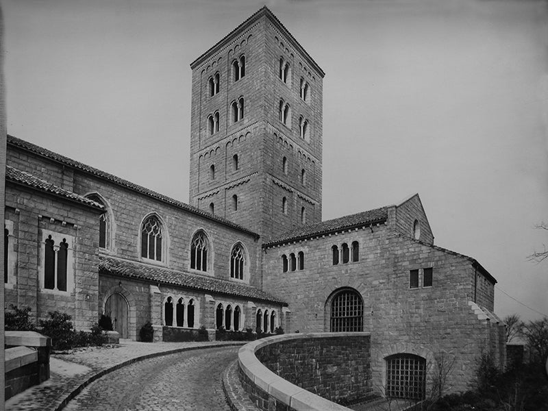 cloister2ret.jpg