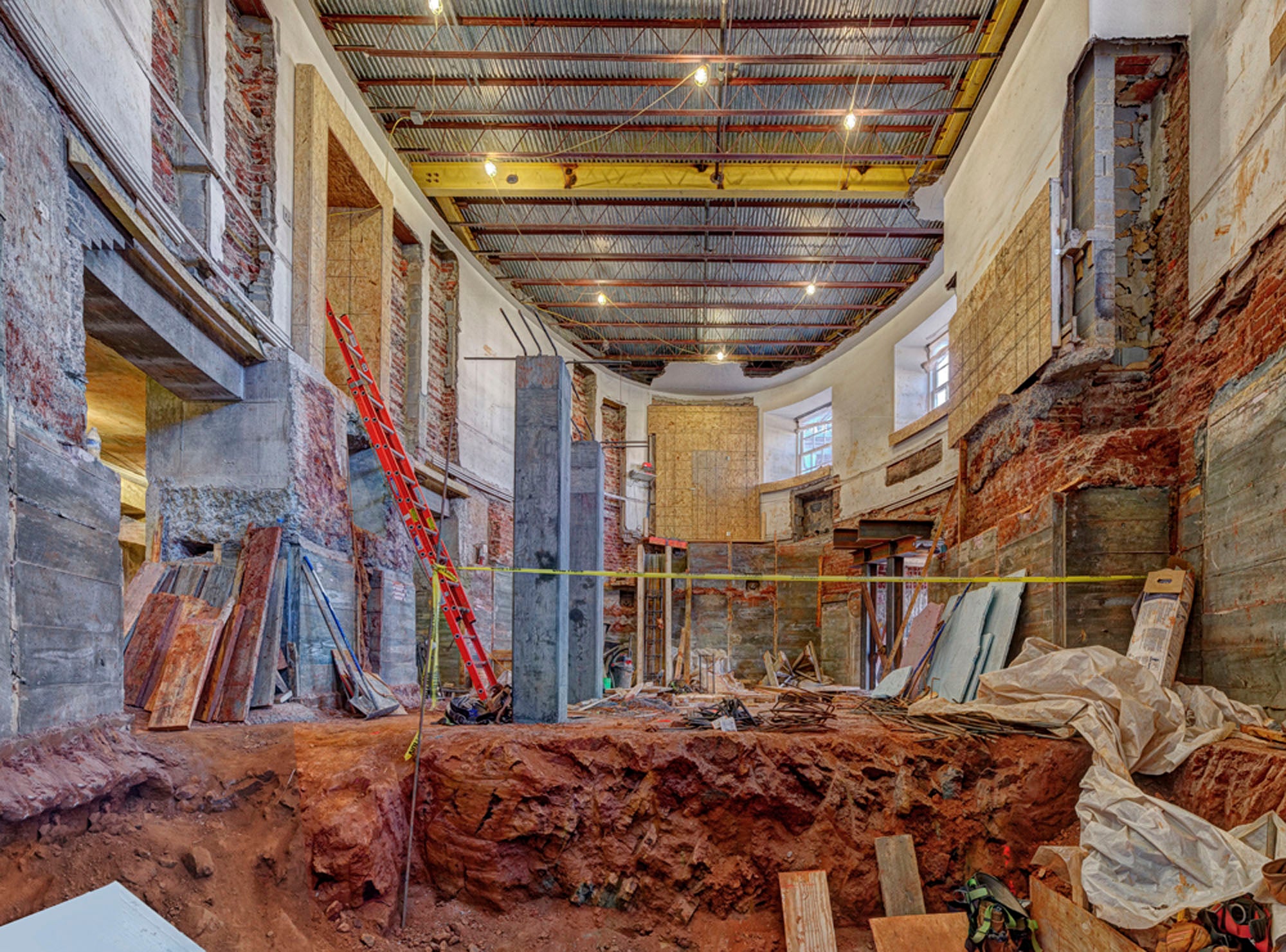uva-5_-_lower_east_oval_room_from_below_during_construction.jpg
