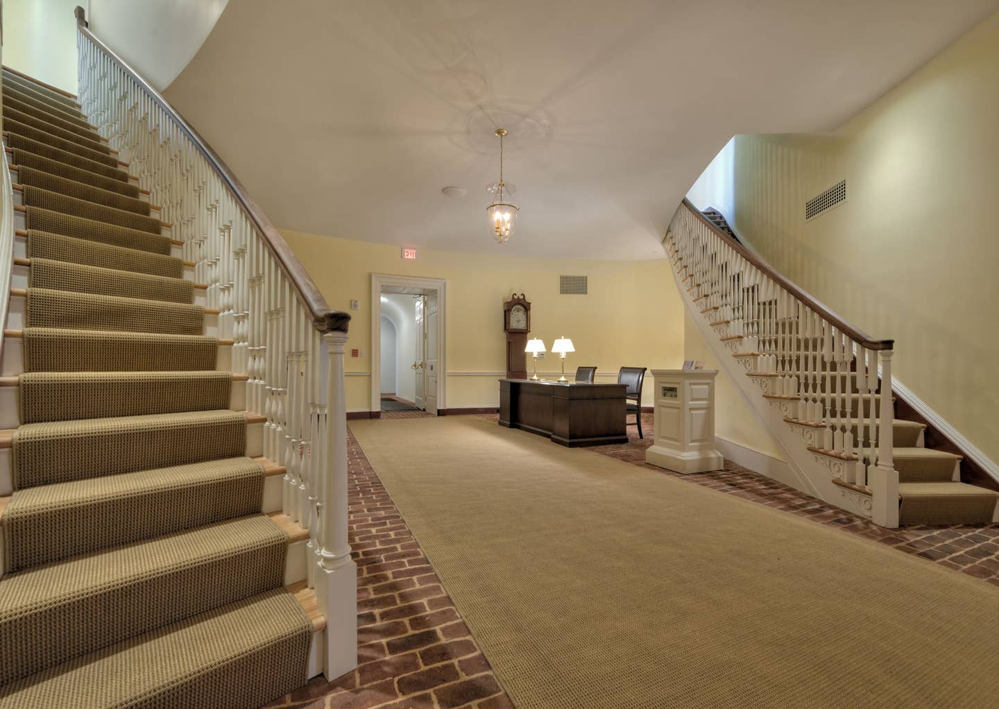 047_uva-4_jgwa_groundfloorstairs1450.jpg