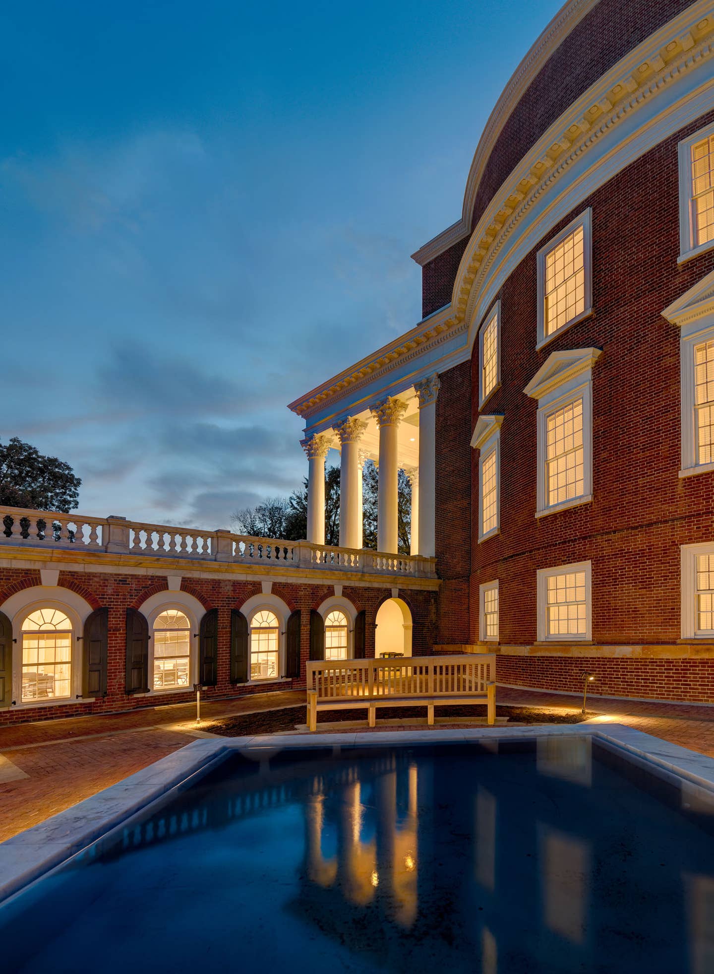 050_uva-4_ext_fountain_dusk_1572.jpg