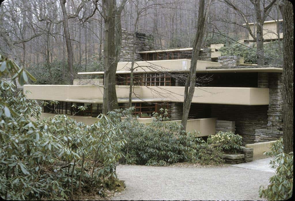 4-fallngwater-cave.jpg