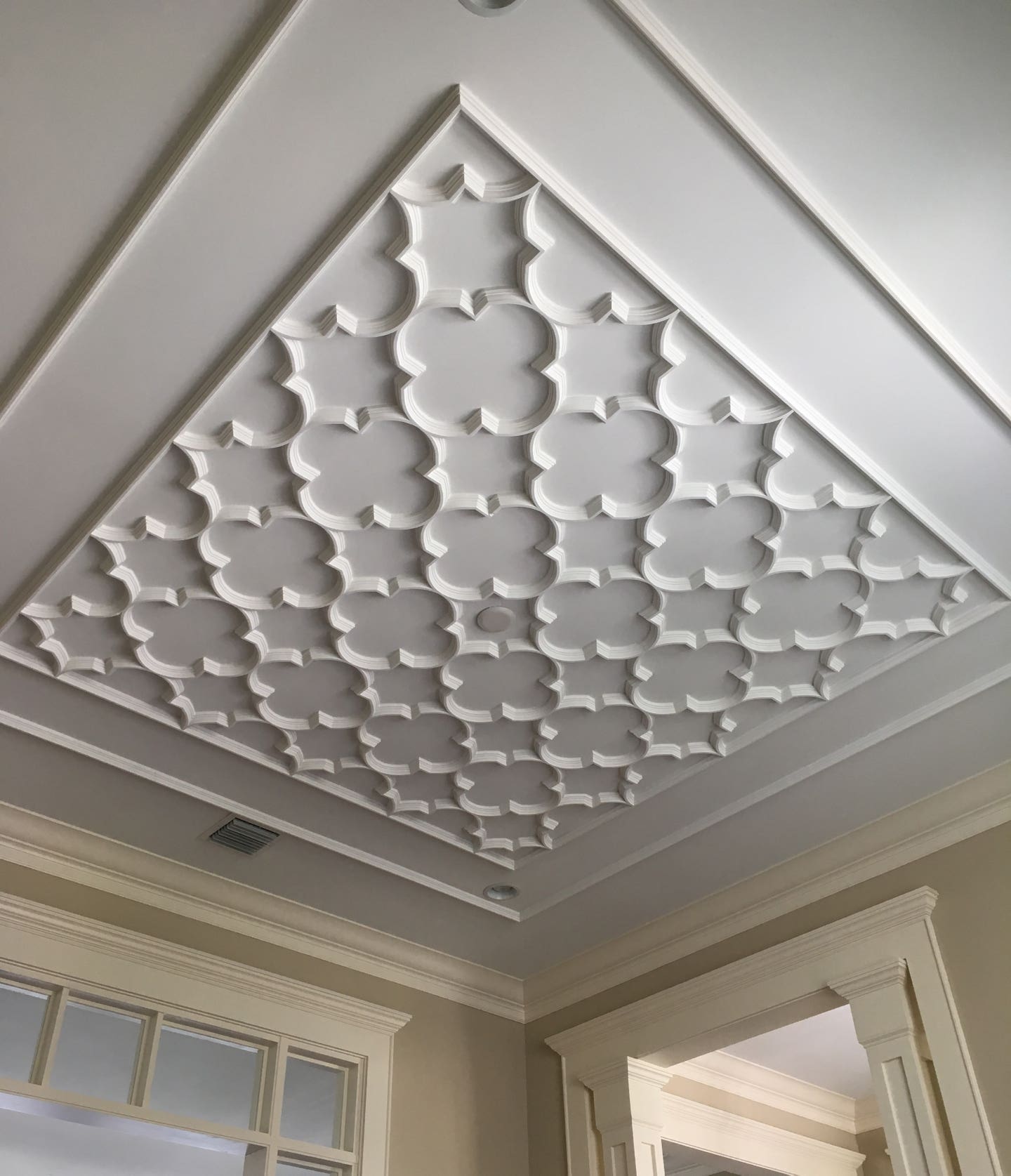 decorators-tra100-sharp.jpg