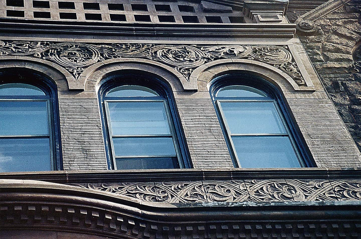 edison-coatings-804181.jpg