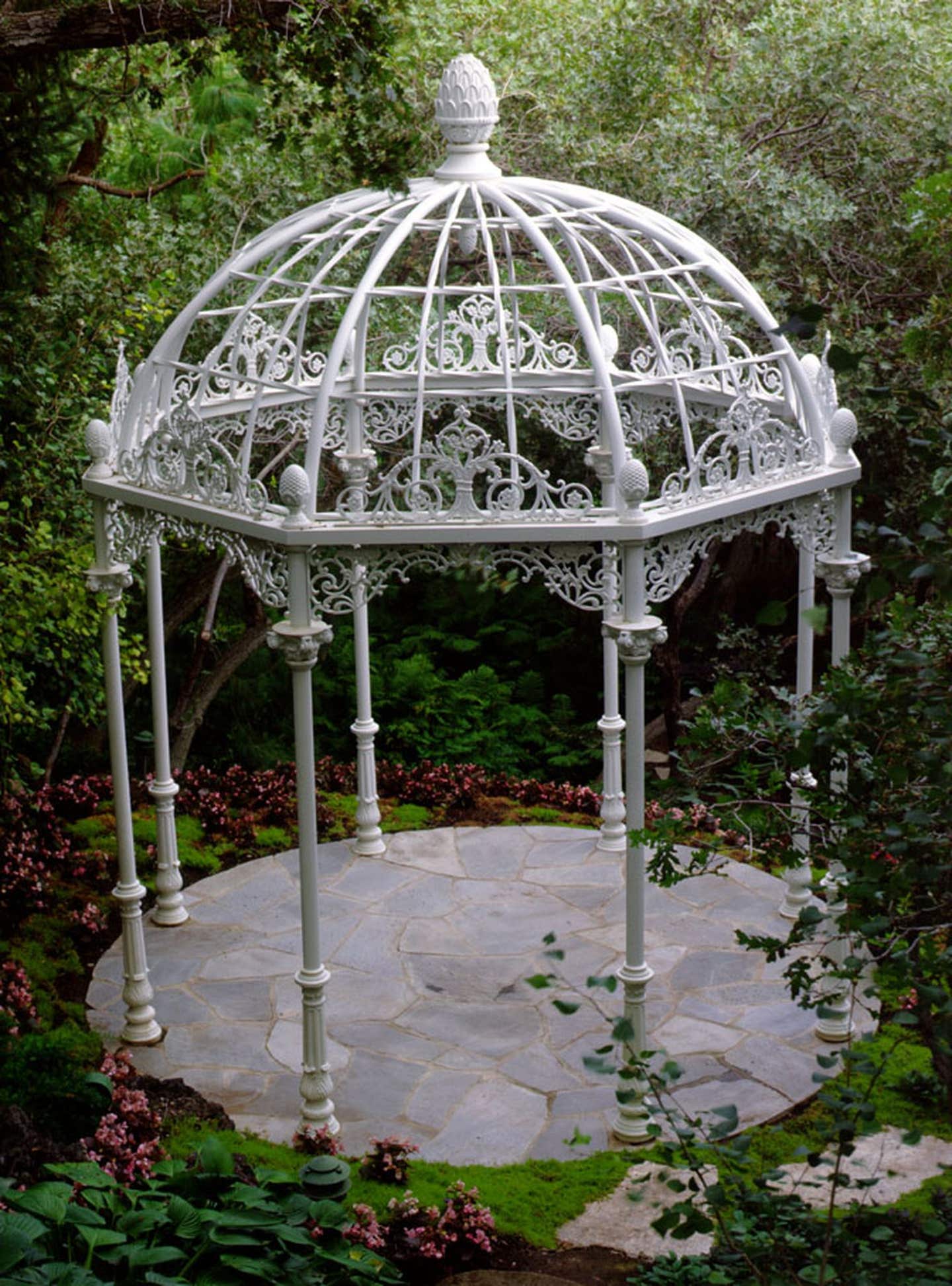 historical-arts--casting-cast-aluminum-gazebo---1.jpg