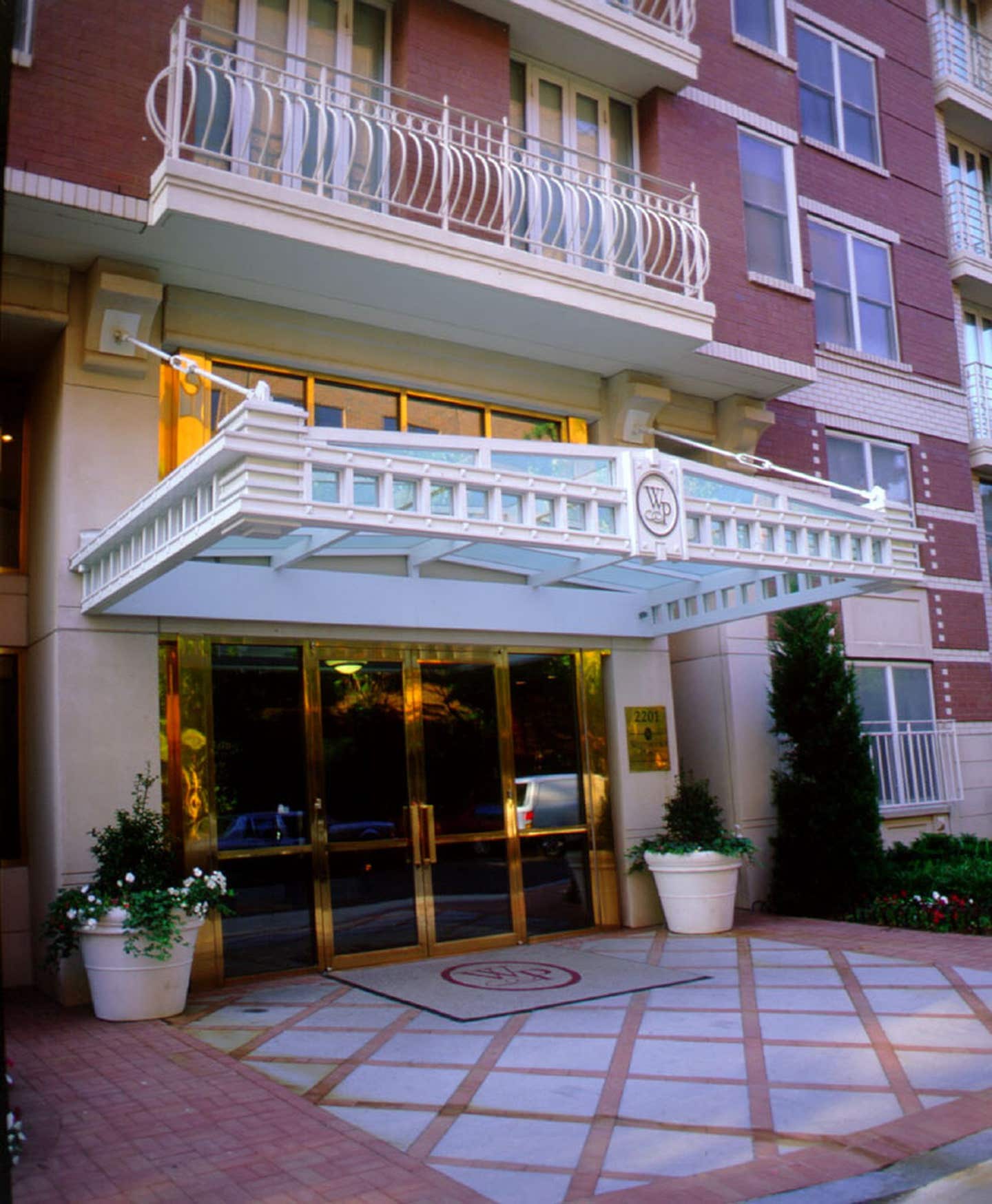 steel-and-aluminum-canopy.jpg