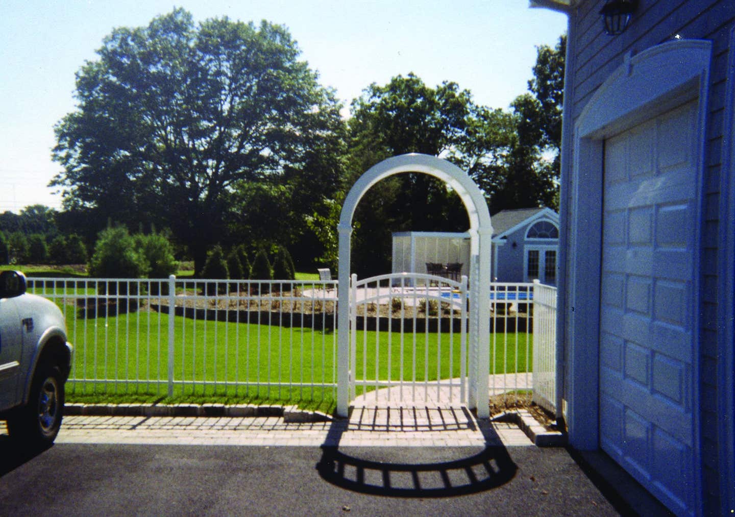 wayside-fence-pe5465.jpg