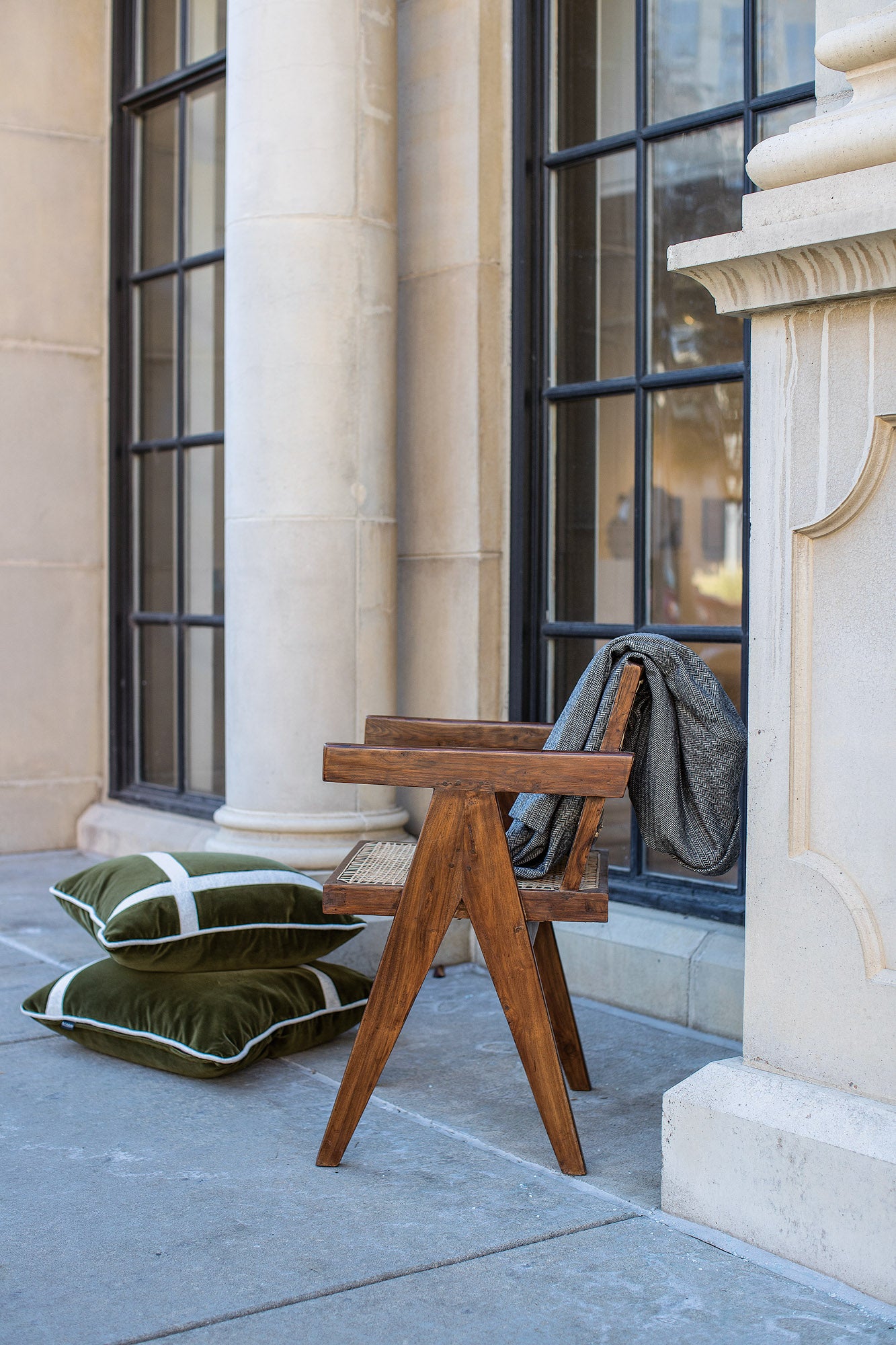 pierre-jeanneret-chair-credit-photographer-pete-eklund.jpg