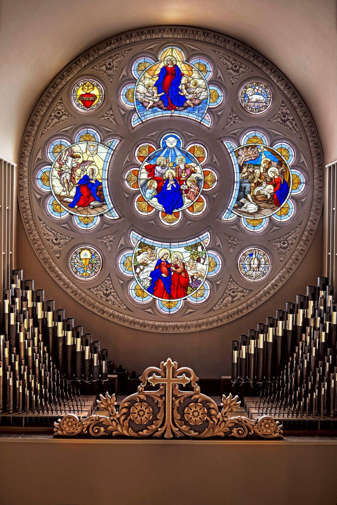 conrad-schmitt-2018-st-stanislaus-rose-window-v2.jpg