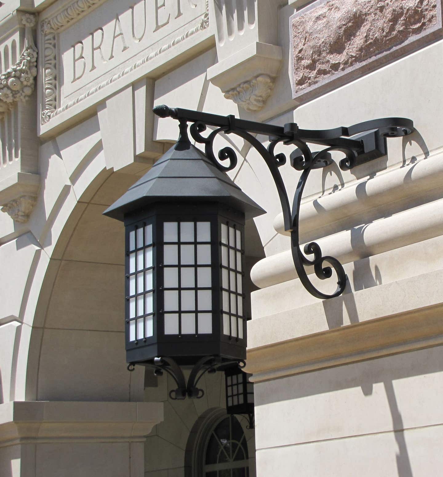st-louis-antique-lighting-wall-bracket-cropped-2.jpg