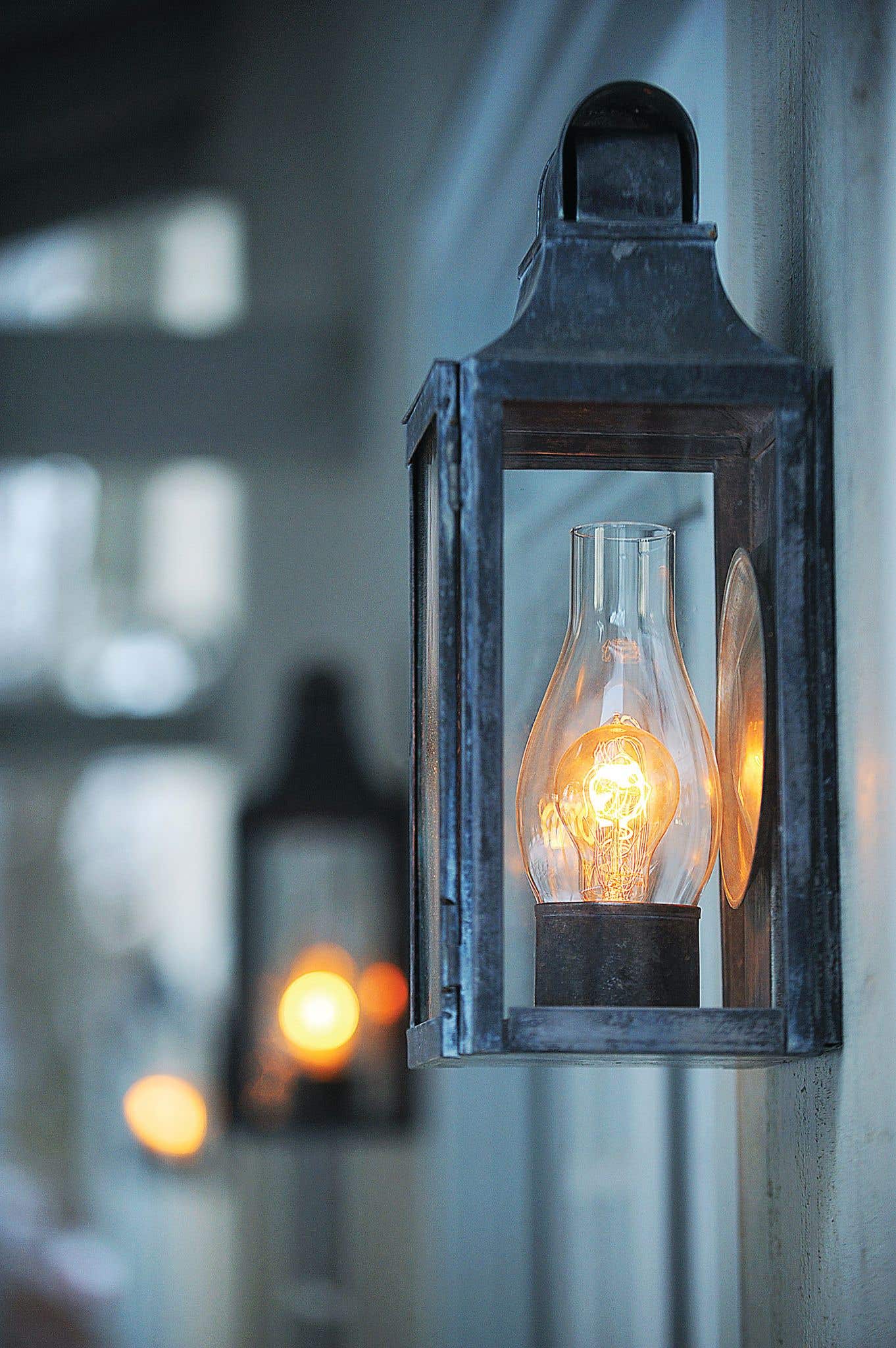 heritage-metalworks-newenglandbarnwalllantern.jpg