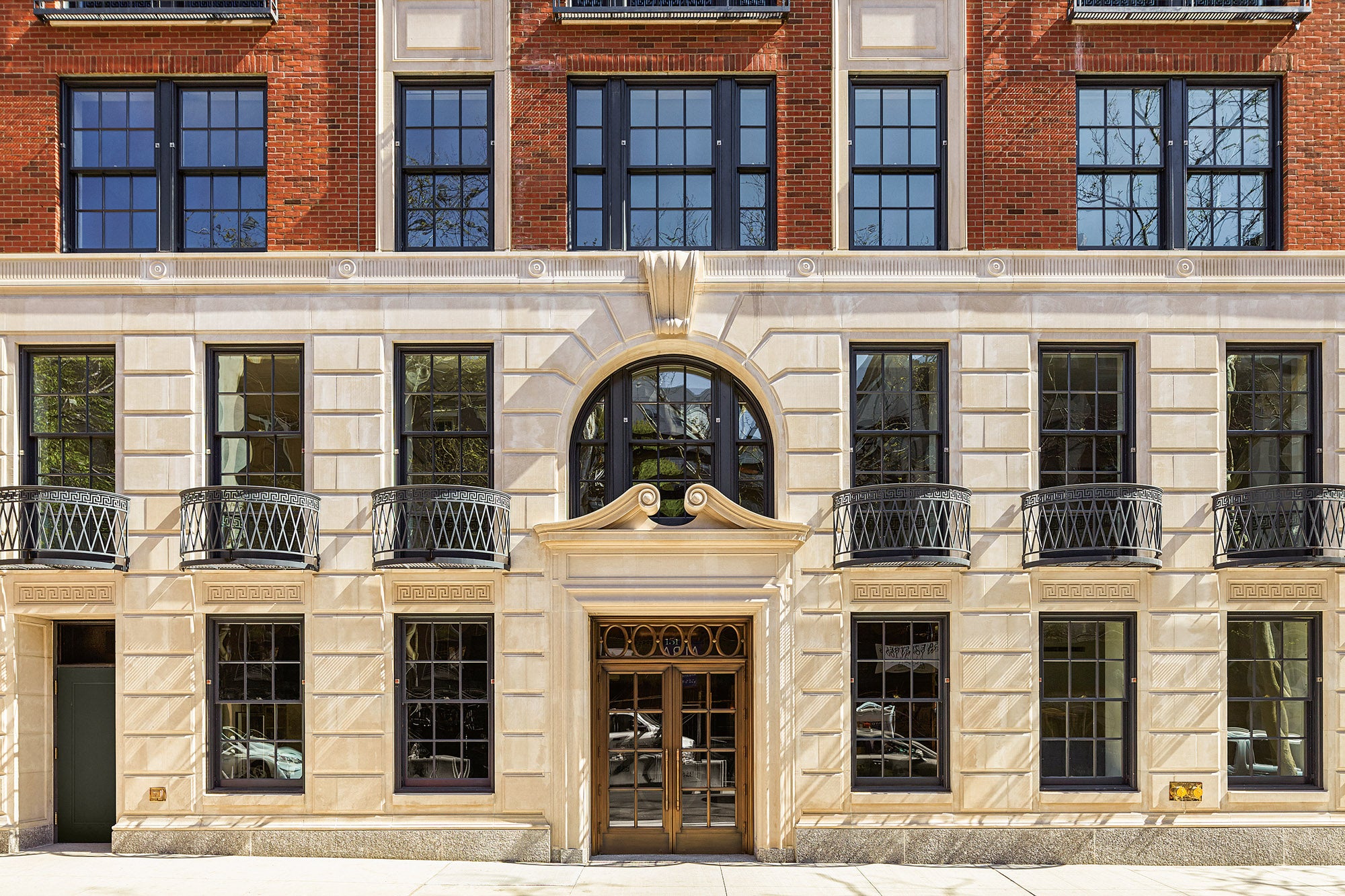 peter-pennoyer-architects-151-east-78th-street-entrance_photo-by-eric-piasecki.jpg