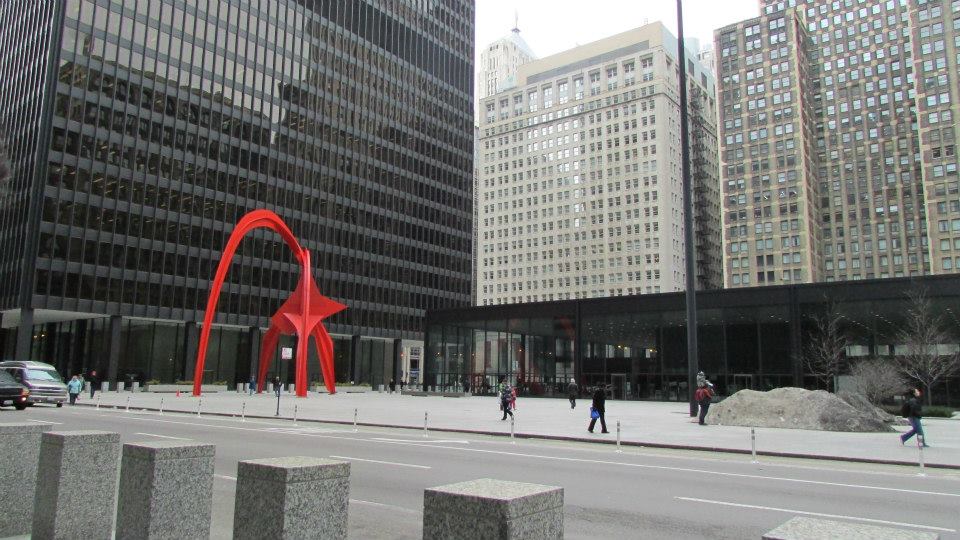 4-mies-can-der-rohe-federal-center-chicago-1959-74-uriel-carmen-photo-wiki-commons.jpg