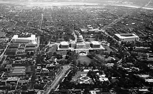 8-u-s-capitol-complex-1923-wiki-commons.jpg