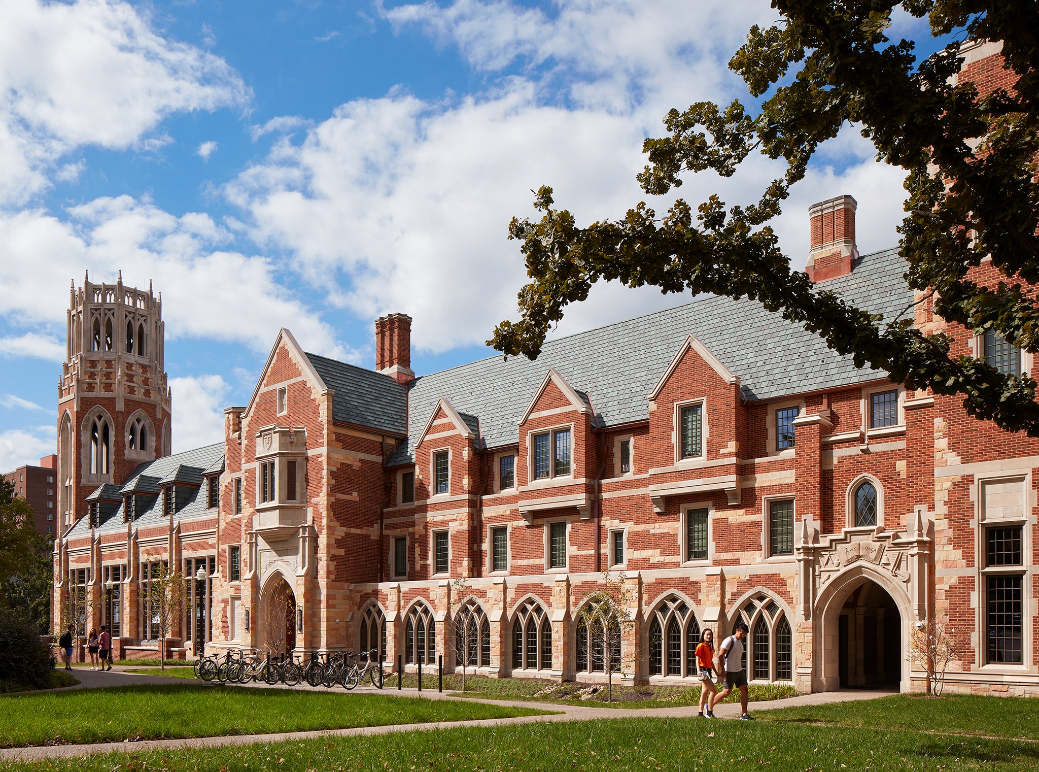 3-_exterior_with_tower-_e_bronson_ingram_rc.jpg