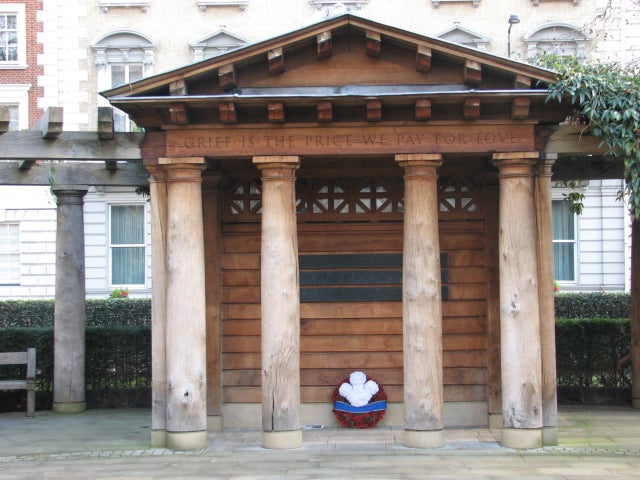 4-russell-taylor-aileen-shackell-9-11-mem-london-2003-1-4.jpg