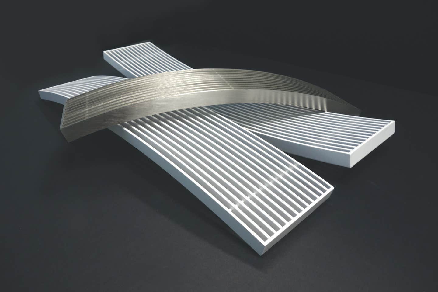 convex-concaved-radius-linear-bar-grille-retouched-2.jpg