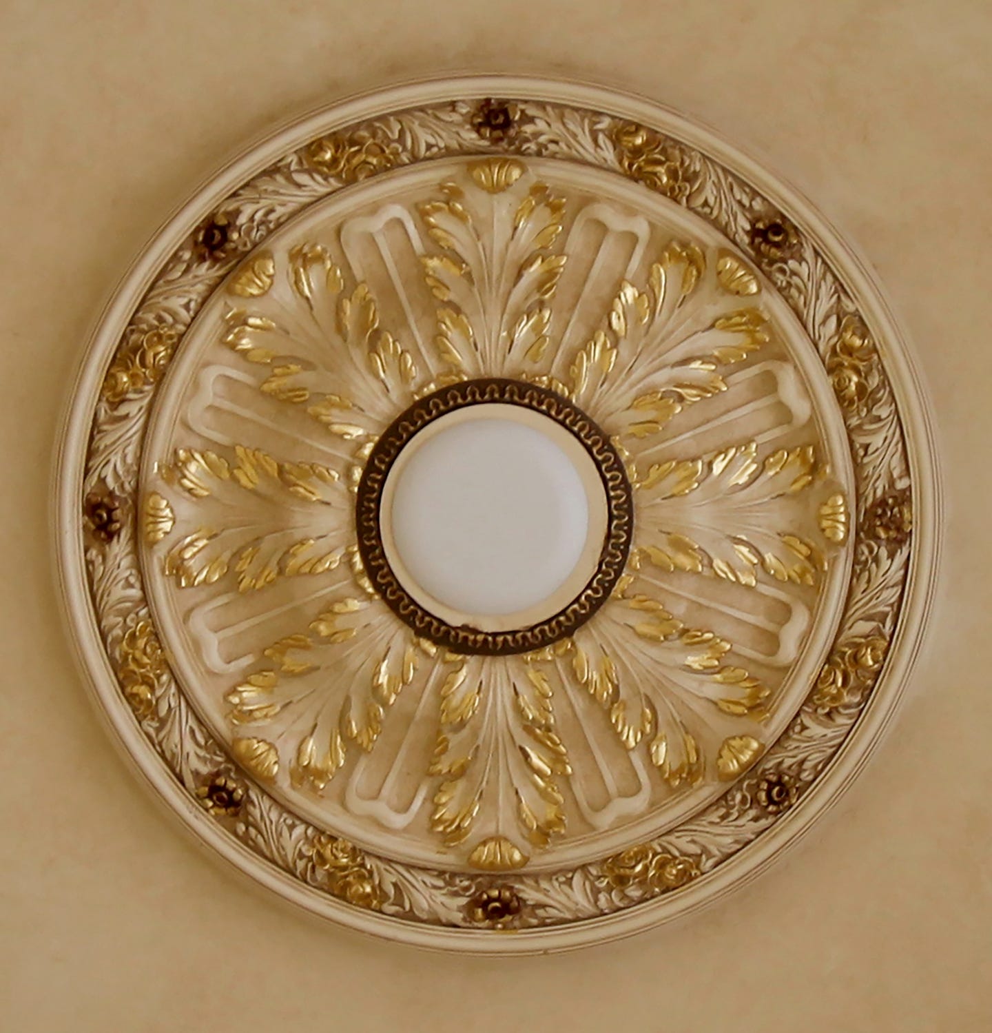 wall_jpweaver_plaster_826_rosette.jpg