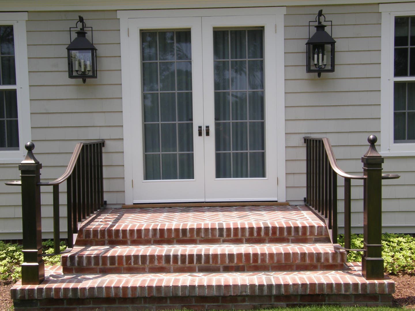 james-demartis-southampton-bronze-railing-detail-i.jpg