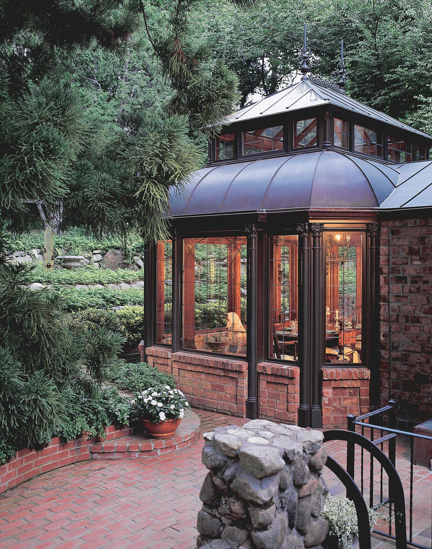 tanglewood-t16-straus-exteriorx.jpg