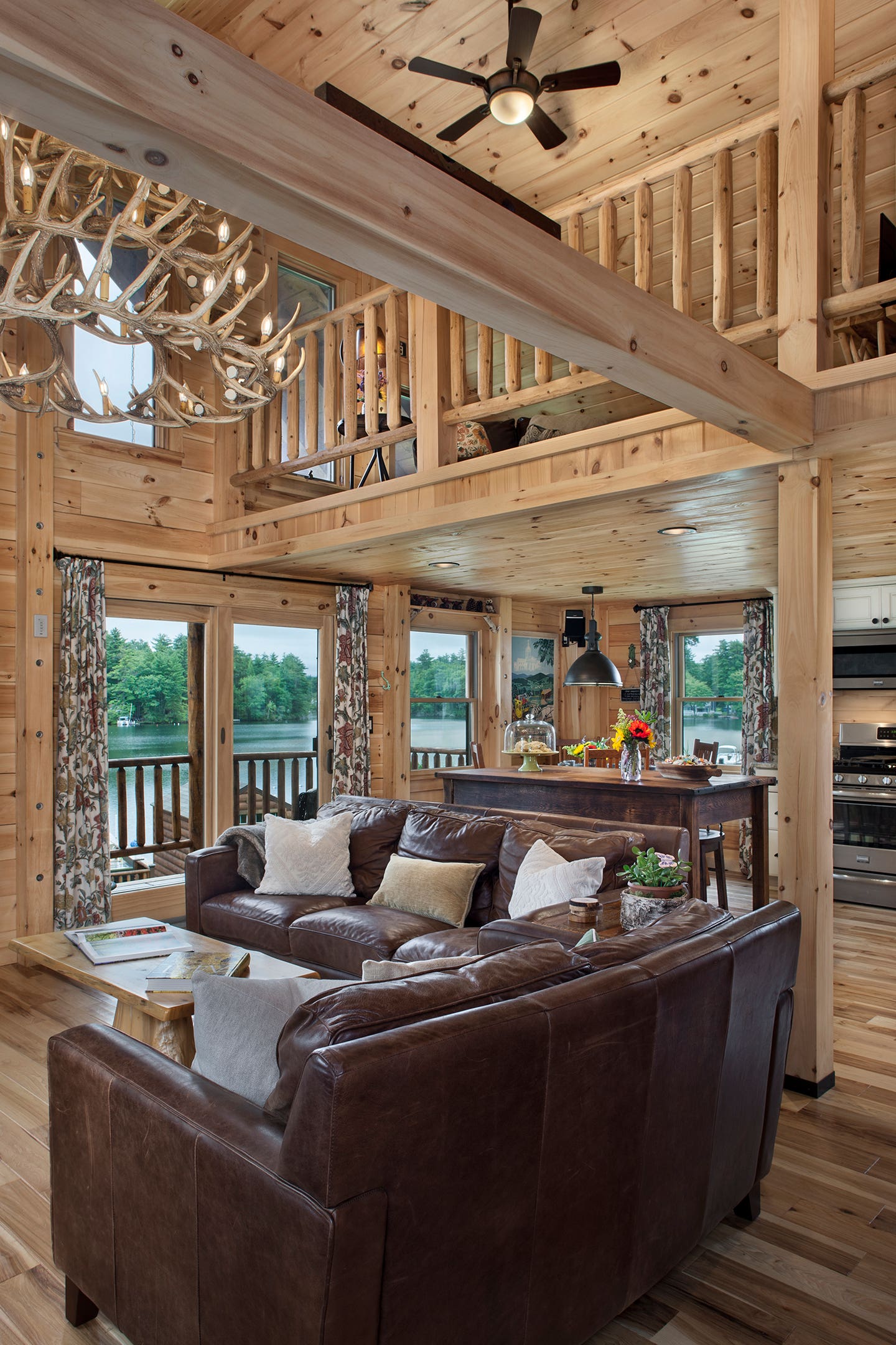driftwoodint1-coventry-log-homes.jpg