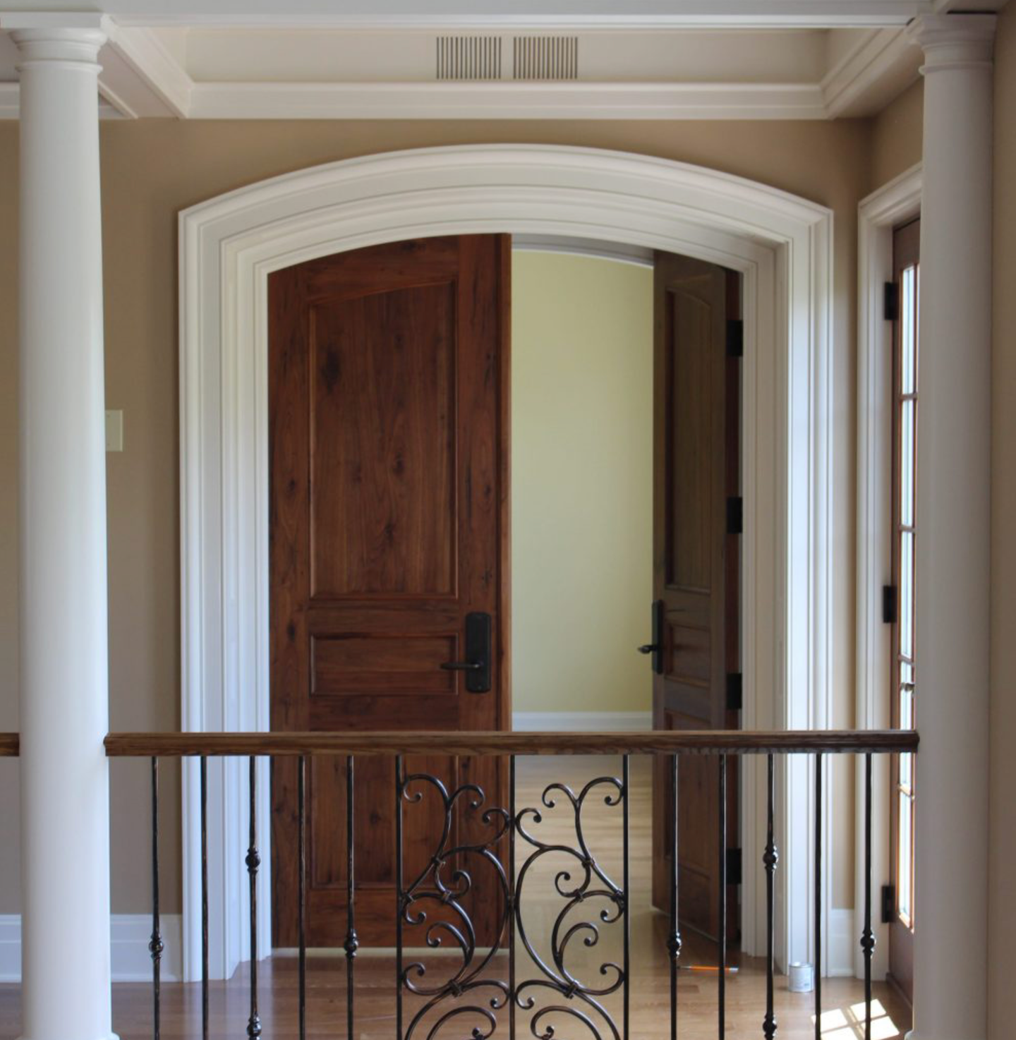 custom-interior-wood-doors--rockwood-doors--millwork-2.png