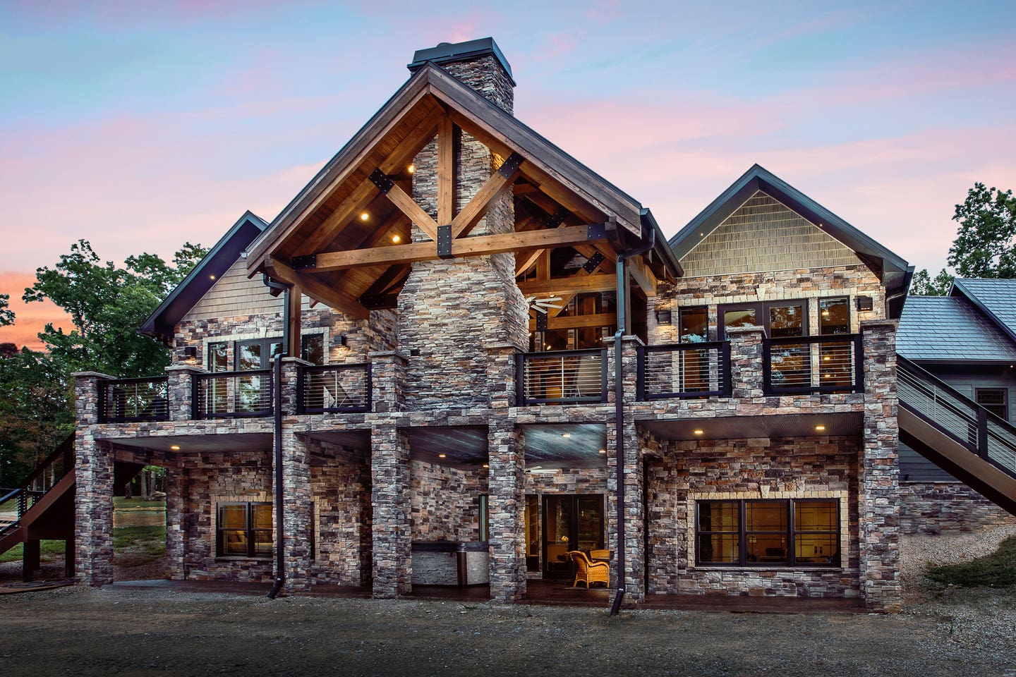 honest-abe-log-homes-teslia-facade-full.jpg