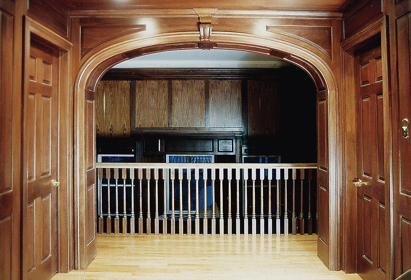 historic-doors-806961.jpg