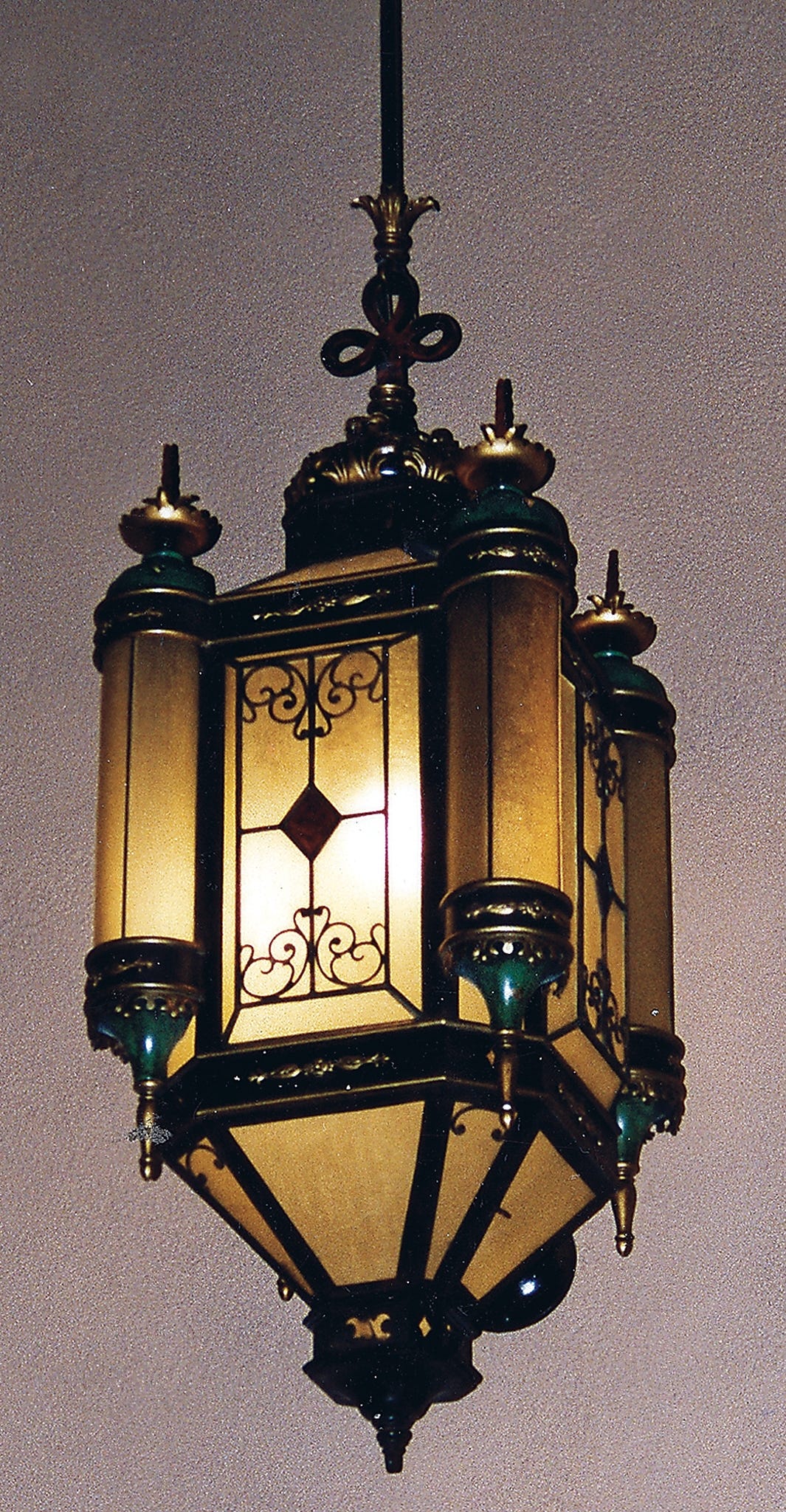 st-louis-lighting-805550.jpg