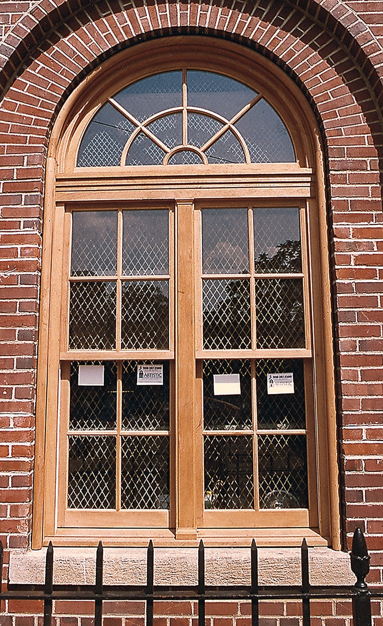 artistic-doors-206195.jpg