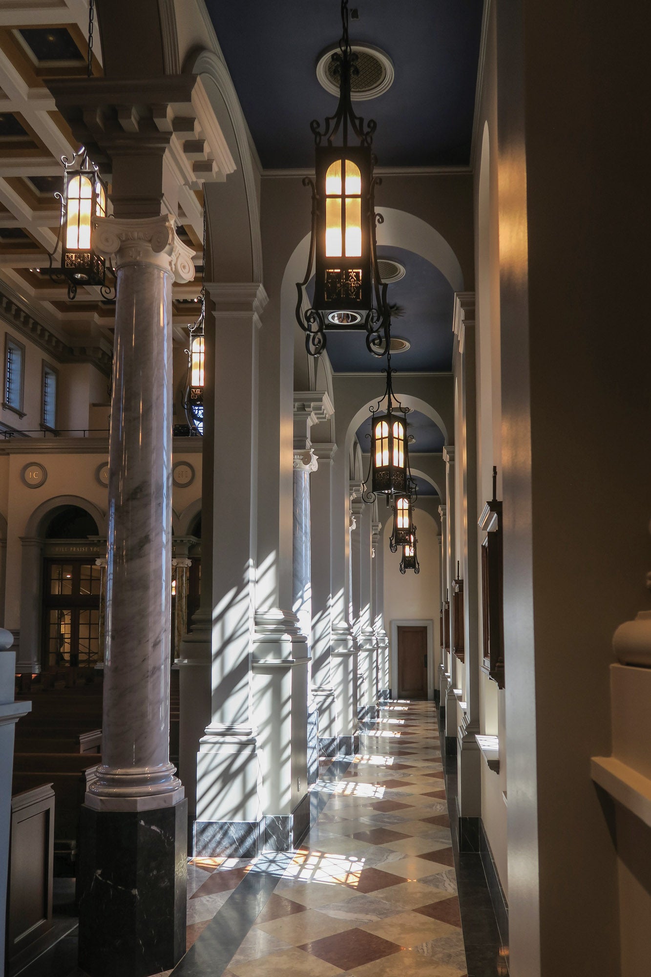 7---side-aisle-and-arcade---hi-res.jpg
