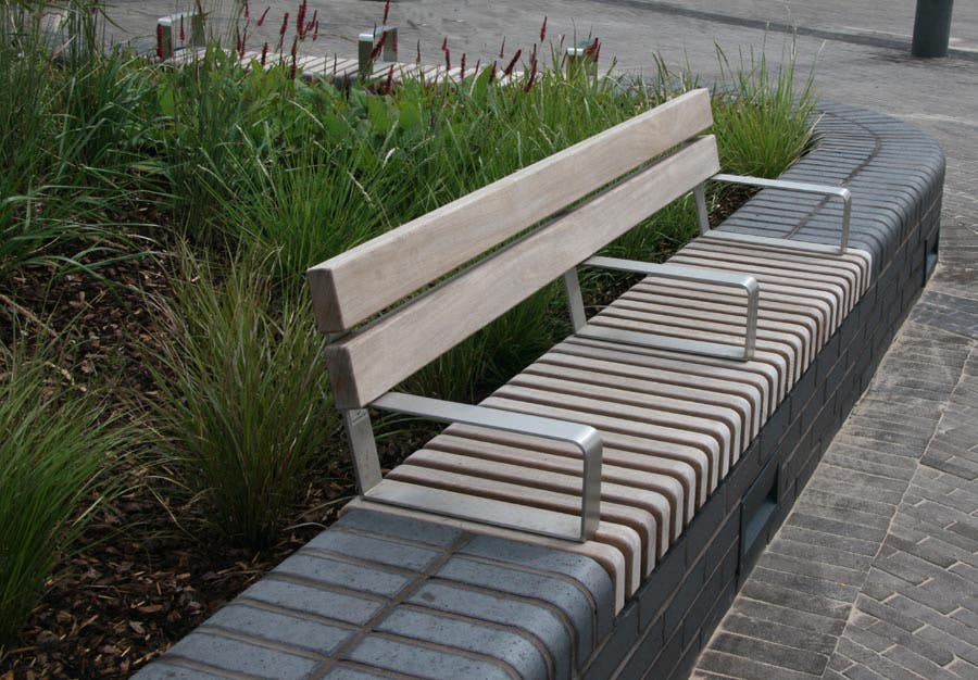 12-northern-roof-tiles-ketley-brick-bespoke-tapered-special-bullnose-bricks-with-timber-bench.jpg