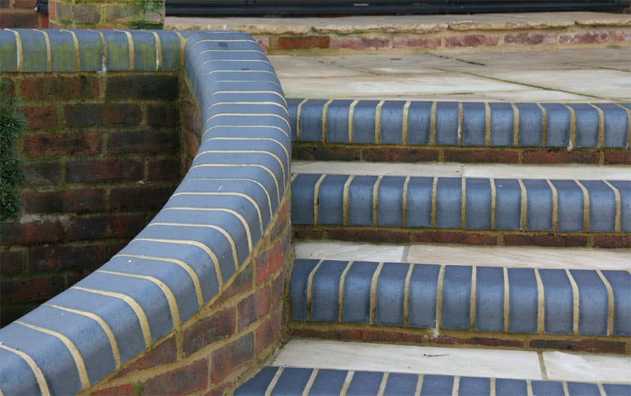 9-northern-roof-tiles-ketley-staffordshire-blue-bullnose-and-double-bullnosed-bricks.jpg