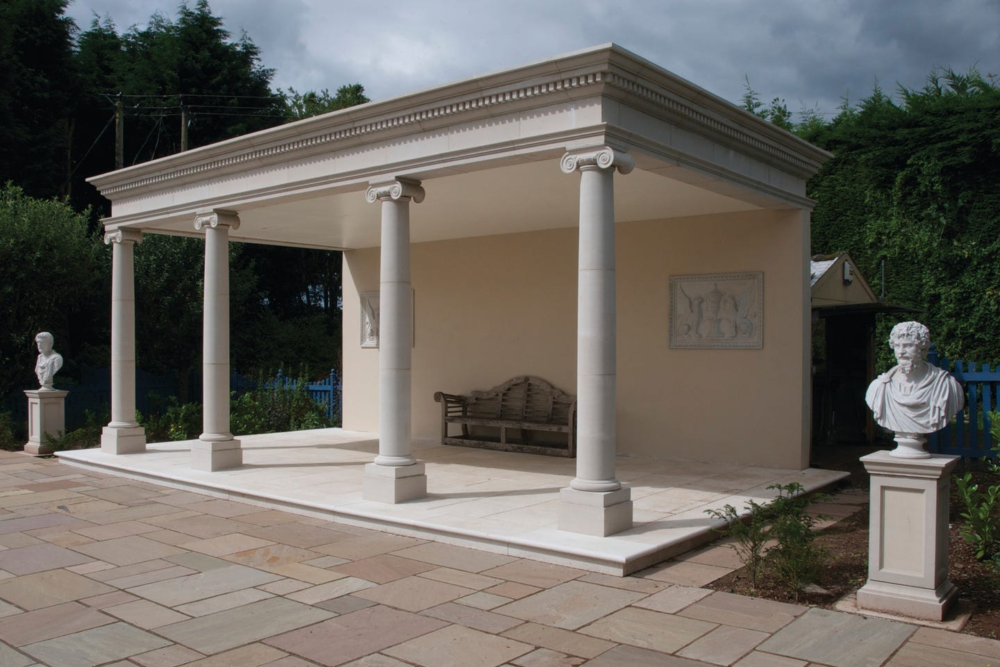 haddonstone-colonnade-at-the-laskett-gardens-2.jpg